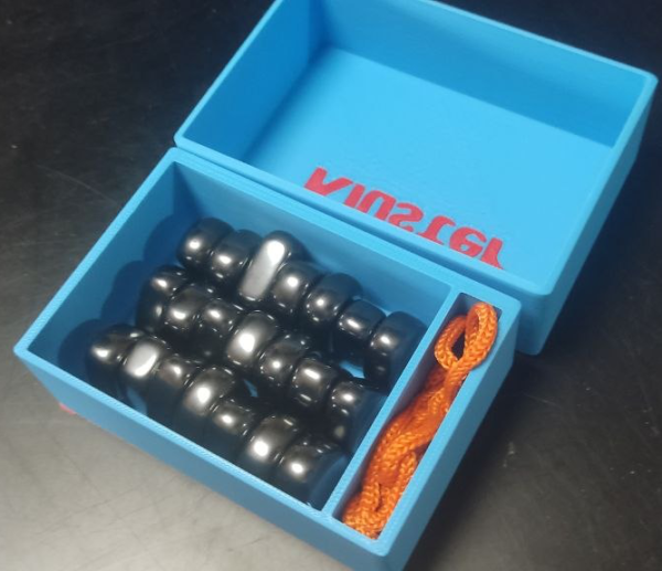 Caja contenedora para Kluster, el juego de los imanes popular en Tiktok