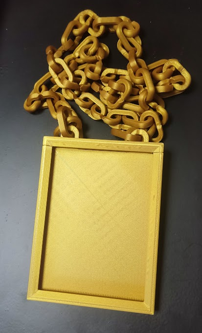 Colgante de cadena para cartas con toploader, impreso en 3D